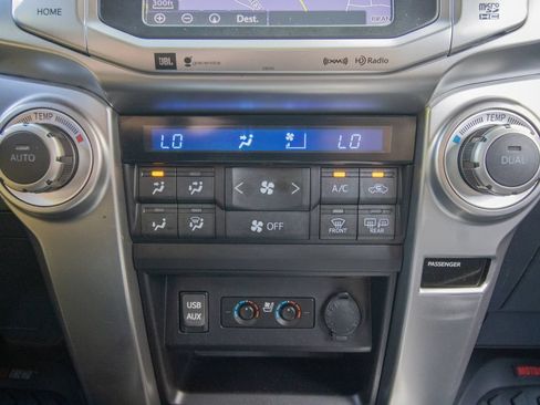 Used 2016 Toyota 4Runner Limited AWD/4WD image 30