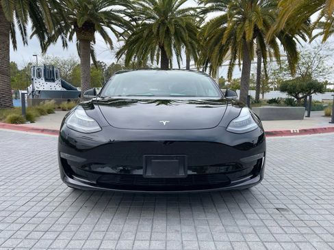 Used 2018 Tesla Model 3 Mid Range RWD image 3