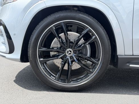 Used 2025 Mercedes-Benz GLS 450 4MATIC image 39