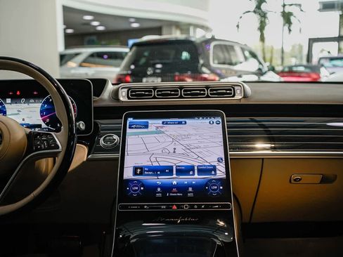 Certified 2024 Mercedes-Benz Maybach S 680 4MATIC image 13