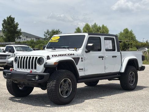 Used 2023 Jeep Gladiator Rubicon w/ LED Lighting Group AWD/4WD image 3