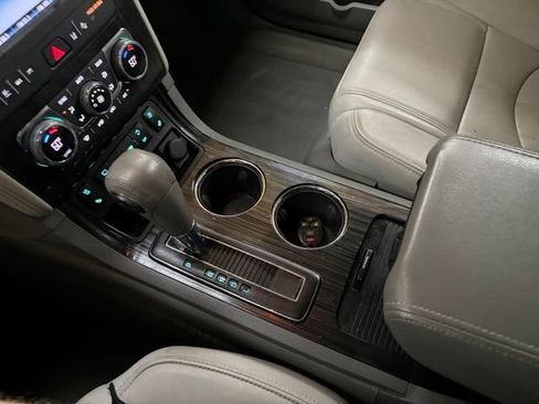 Used 2017 Chevrolet Traverse Premier AWD/4WD image 40
