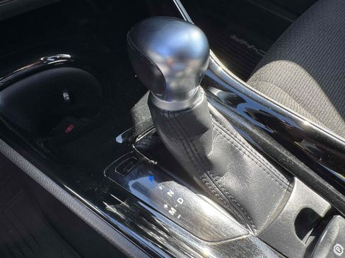 Used 2019 Toyota C-HR XLE image 32