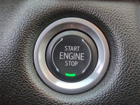 Used 2024 Chevrolet Colorado LT image 16