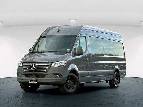 Used 2023 Mercedes-Benz Sprinter 2500 image 2