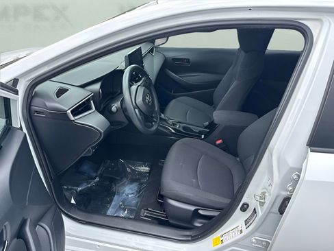 Used 2022 Toyota Corolla LE FWD image 9