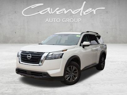 Used 2024 Nissan Pathfinder SV