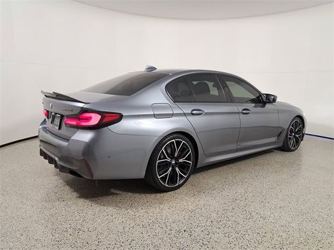 Used 2021 BMW M550i xDrive image 5
