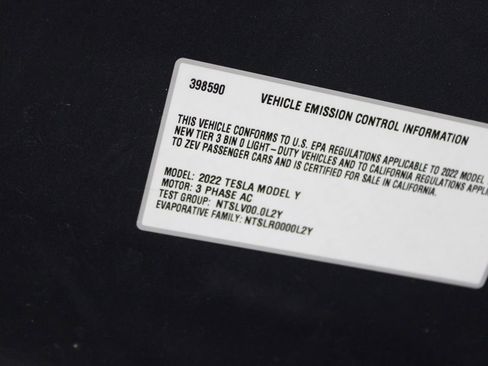 Used 2022 Tesla Model Y Performance AWD/4WD image 30