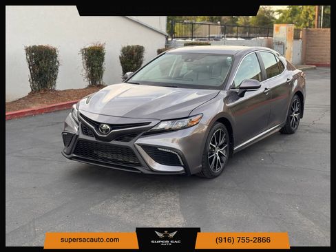 Used 2024 Toyota Camry SE w/ Cold Weather Package image 1