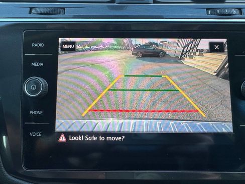 Used 2019 Volkswagen Tiguan SEL R-Line FWD image 19