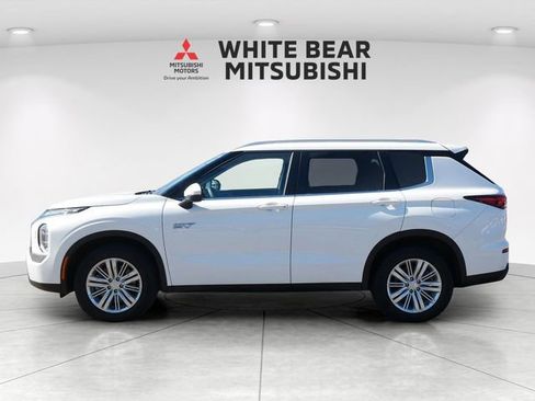 Used 2025 Mitsubishi Outlander ES AWD/4WD image 4