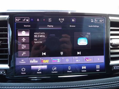 New 2027 Chrysler Pacifica Select FWD image 24
