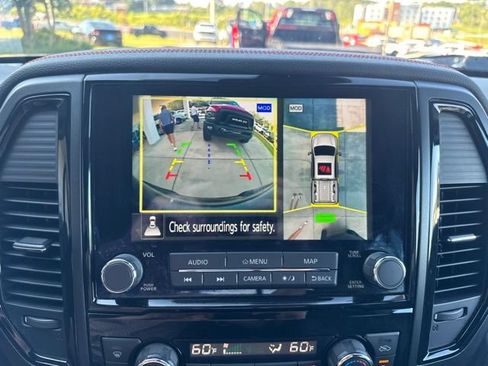 Used 2021 Nissan Titan PRO-4X w/ Pro-4x Convenience Package AWD/4WD image 18