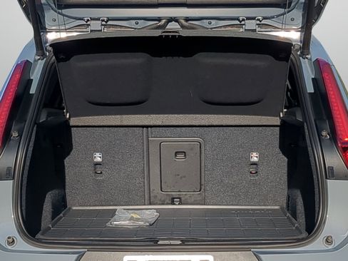 Used 2023 Volvo XC40 B5 Plus w/ Protection Package Premier AWD/4WD image 46