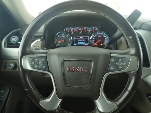 Used 2019 GMC Yukon XL SLT w/ Open Road Package image 10