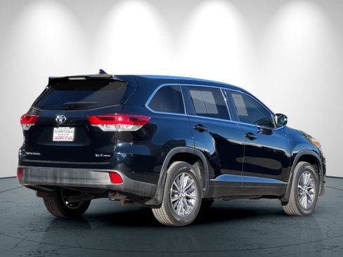 Used 2018 Toyota Highlander XLE image 4