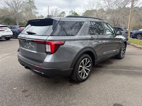 Used 2025 Ford Explorer ST-Line image 6