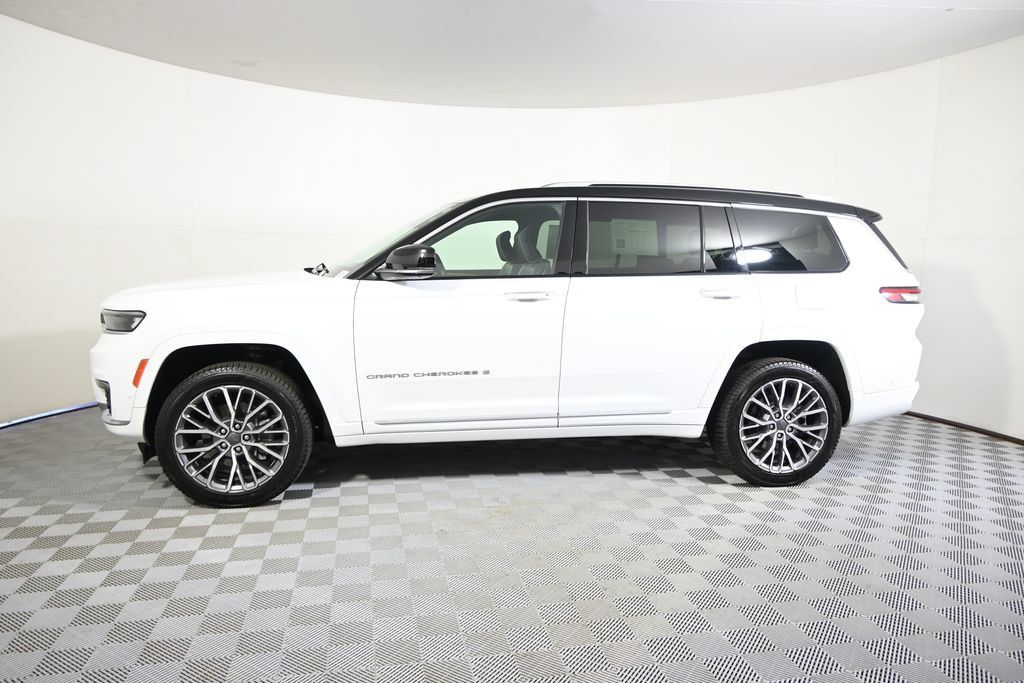 Used 2023 Jeep Grand Cherokee L Summit AWD/4WD image 2