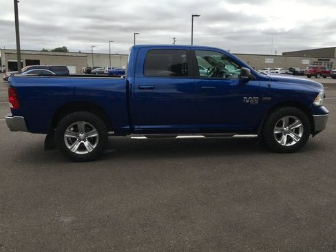 Used 2019 RAM 1500 Classic SLT w/ SLT Plus D←cor Group AWD/4WD image 7