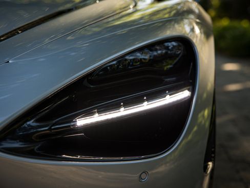 Used 2021 McLaren 720S Performance RWD image 37