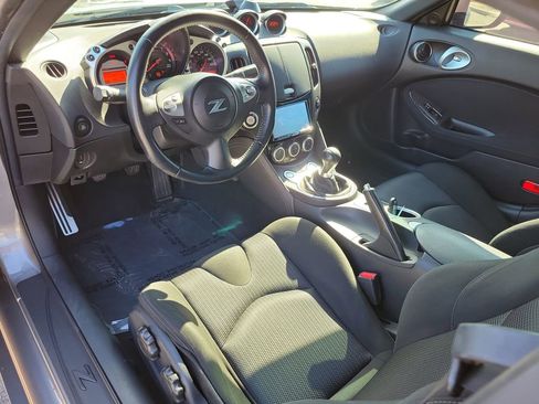 Used 2010 Nissan 370Z Touring w/ Sport Pkg image 10