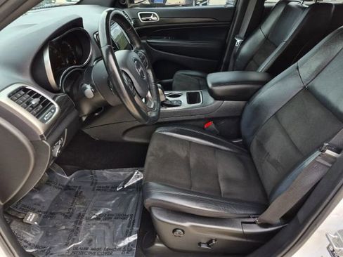 Used 2021 Jeep Grand Cherokee Laredo X AWD/4WD image 8