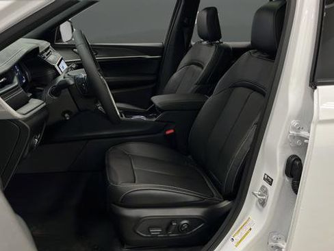 New 2026 Jeep Grand Cherokee Limited image 9