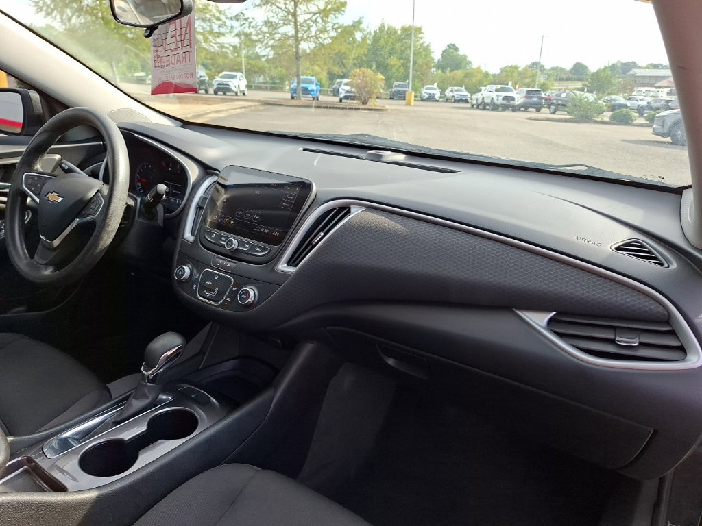Used 2022 Chevrolet Malibu LS FWD image 31