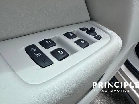 Certified 2026 Volvo XC60 T8 Ultra w/ Climate Package AWD/4WD image 14