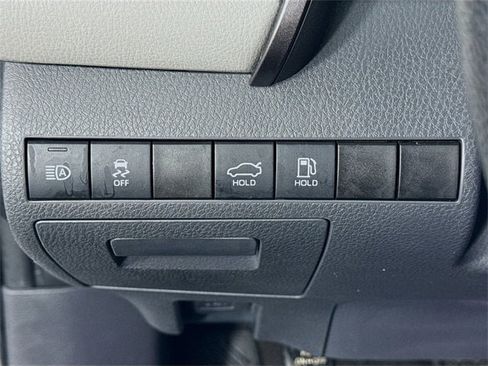 Certified 2021 Toyota Camry LE w/ Carpet Mat Package (TMS) image 10