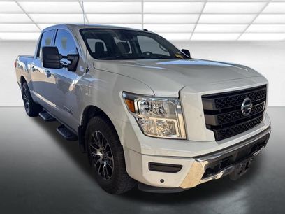 Used 2021 Nissan Titan SV w/ SV Convenience Package