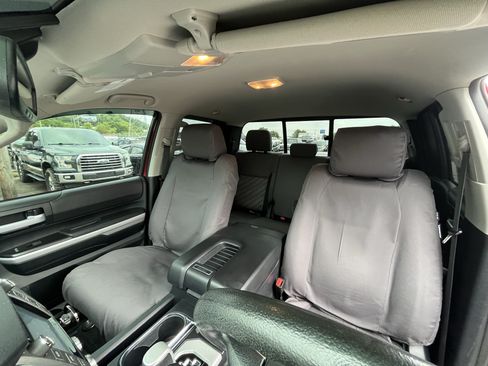 Used 2018 Toyota Tundra SR5 w/ TRD Off Road Package AWD/4WD image 29