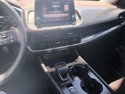 Used 2023 Nissan Rogue SV FWD image 20