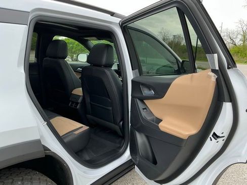 New 2026 Chevrolet Equinox ACTIV w/ Convenience Package III AWD/4WD image 18