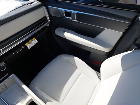 New 2026 Hyundai Santa Fe SE FWD image 13