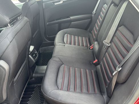 Used 2015 Ford Fusion SE FWD image 13