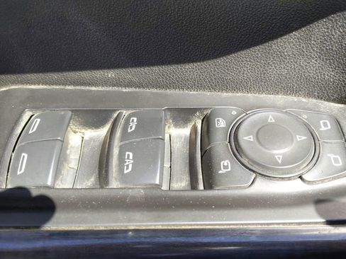 Used 2021 Chevrolet Silverado 1500 LTZ AWD/4WD image 16