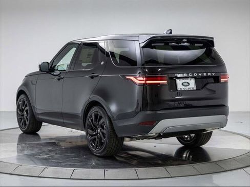 New 2025 Land Rover Discovery S image 3