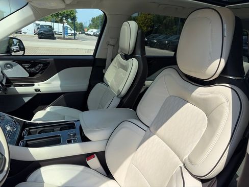 Used 2023 Lincoln Aviator Black Label AWD/4WD image 14