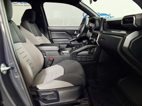 Used 2024 Toyota Tacoma TRD Sport AWD/4WD image 11