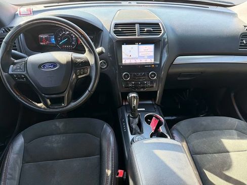 Used 2019 Ford Explorer XLT w/ Equipment Group 202A AWD/4WD image 16
