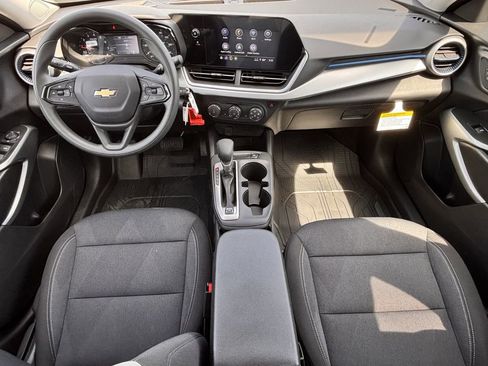 New 2026 Chevrolet Trax LS w/ LS Convenience Package FWD image 7