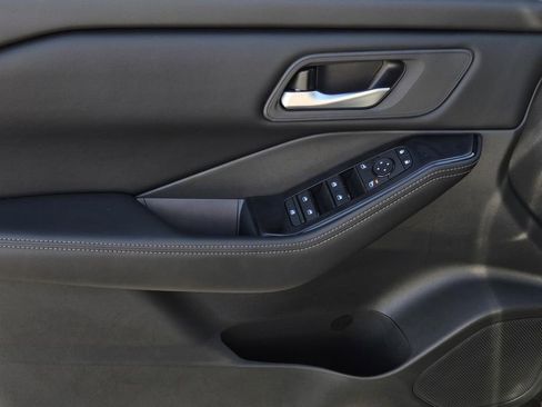 New 2026 Nissan Rogue SV FWD image 17
