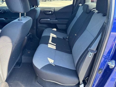 Used 2022 Toyota Tacoma TRD Sport w/ Technology Package image 14