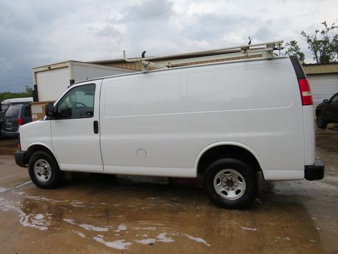 Used 2014 Chevrolet Express 2500 RWD image 30