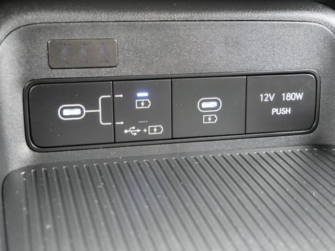 Certified 2025 Hyundai Kona SEL image 29