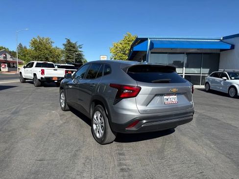 Used 2024 Chevrolet Trax LS w/ Driver Confidence Package FWD image 6