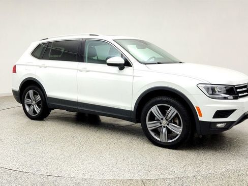 Used 2020 Volkswagen Tiguan SEL AWD/4WD image 3