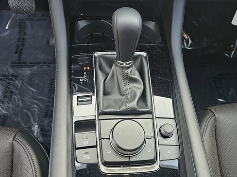 New 2026 MAZDA MAZDA3 Hatchback w/Premium Plus Pkg image 30